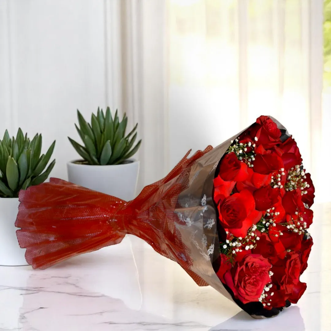 Buy Stunning Red Rose Bouquet online in Mumbai, Hyderabad, Chennai, Bangalore, and Delhi