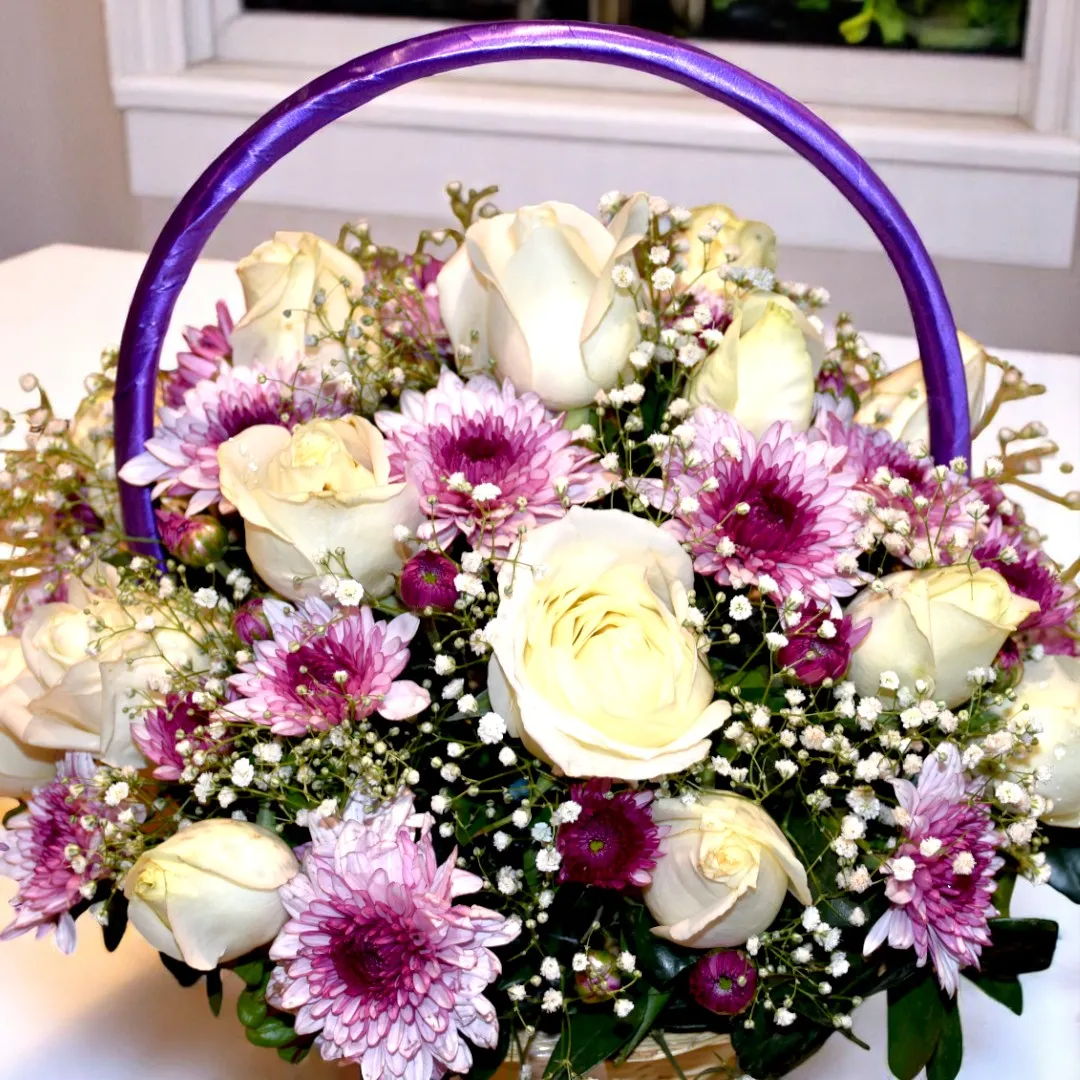 Order Beautiful flower basket of white roses & purple chrysanthemum at best prices online in Hyderabad, Mumbai, Delhi, Bangalore, and Chennai