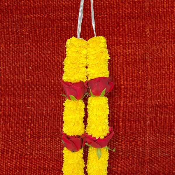 A Yellow Chamanti Pooja Garland - Image 3
