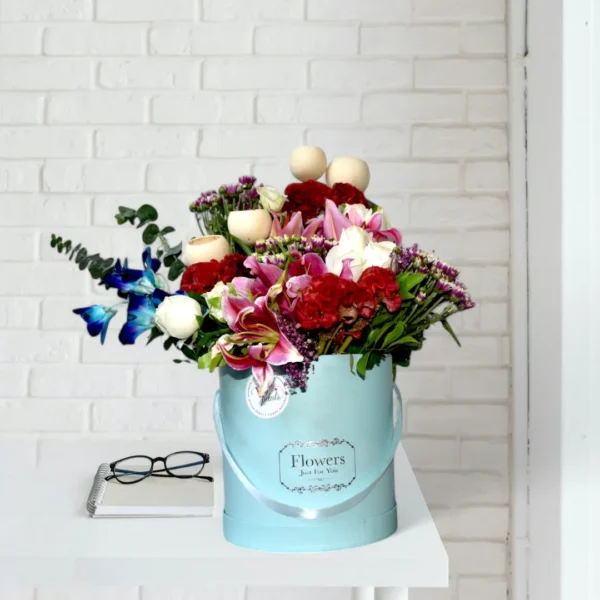 Buy Premium Flower Box with Exotic flowers perfect for speical occasions in Hyderabad, Mumbai, Chennai, and more