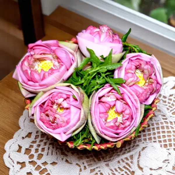 Fresh Lotus - Kamal Flowers online in India at best prices