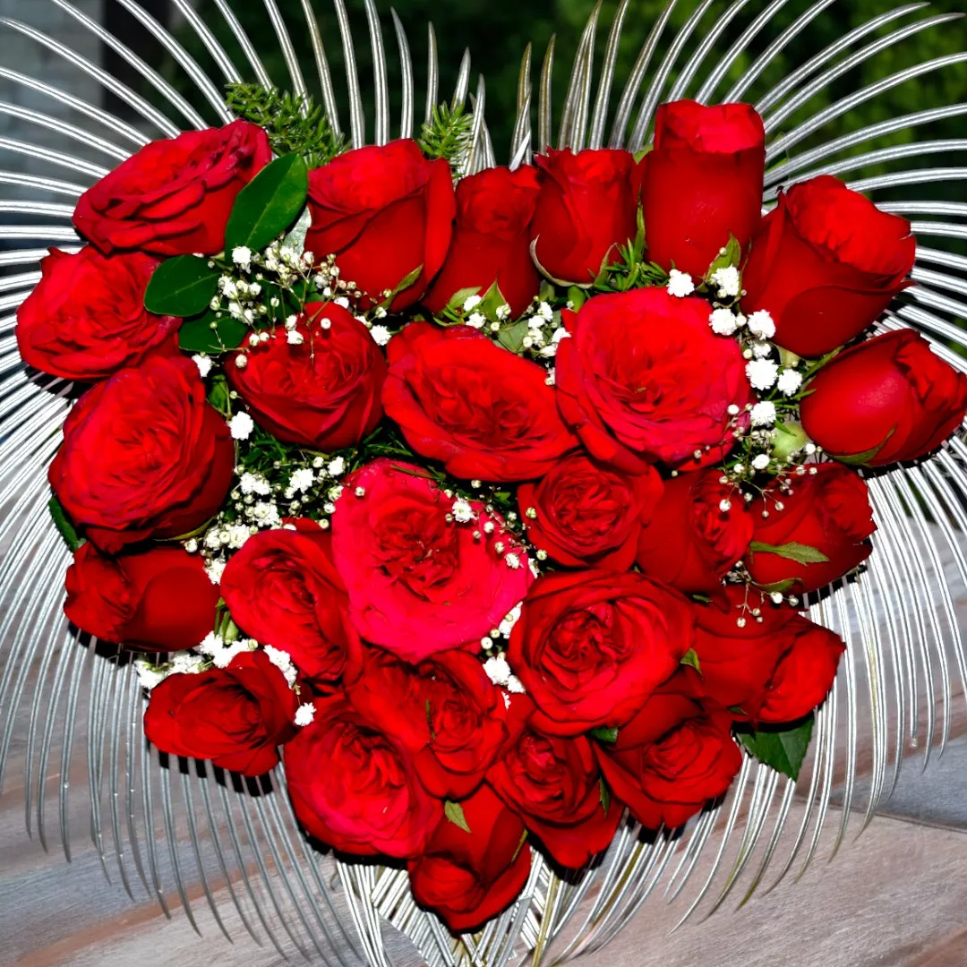 Romantic Red Rose heart shape basket - 4