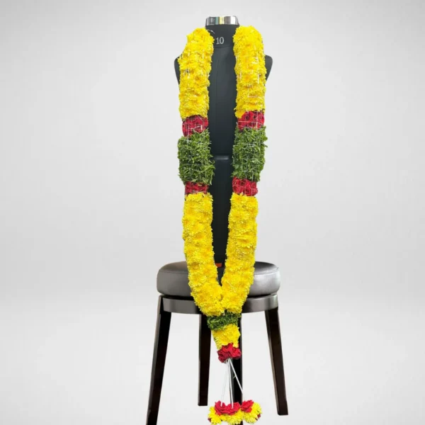 Big Chrysanthemum Garland made with fresh flowers