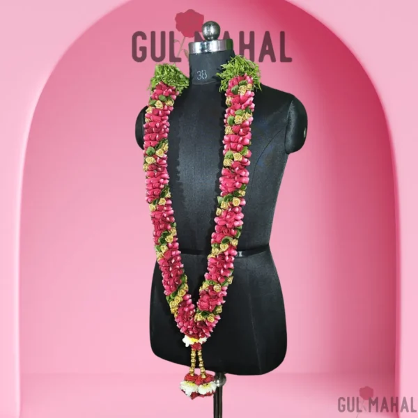 Graceful rose petals garland