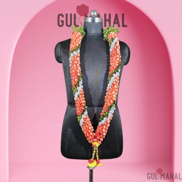 Graceful rose petals garland