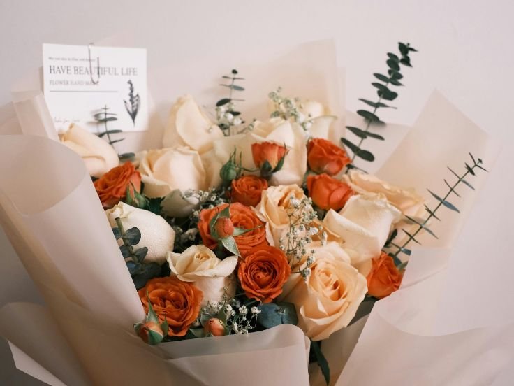 Elegant roses bouquet gift designed to express timeless love and devotion.