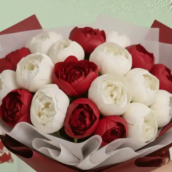 Buy the best peony bouquet for christmas